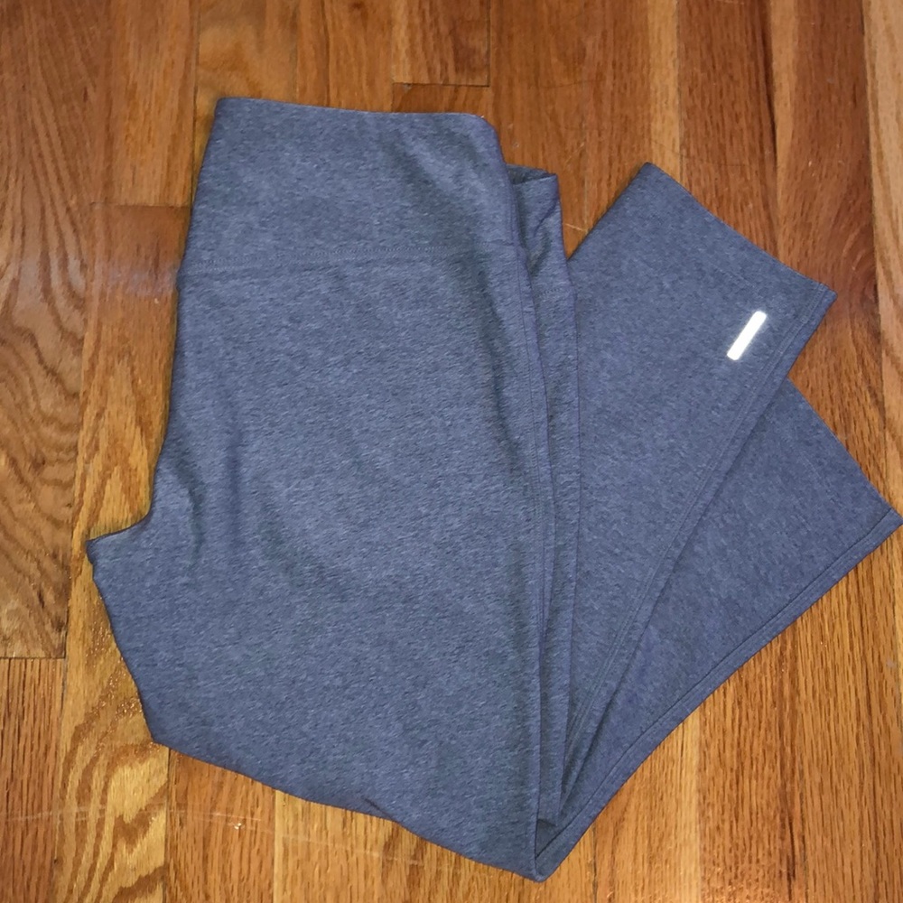 Light grey Mondetta capri leggings